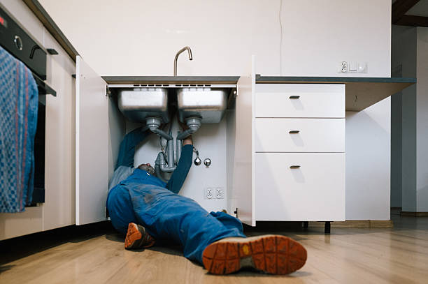 Professional Leak Detection technician working in South Pekin, IL
